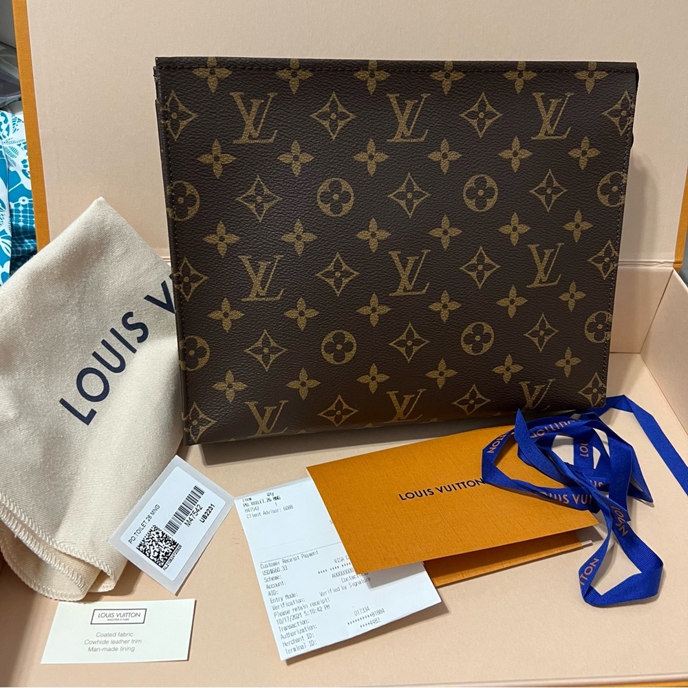 Louis Vuitton Toiletry Pouch 26 Monogram with extras